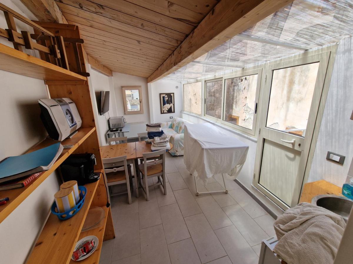 Sea-View Terrace & Bikes Moon Ortigia Holiday Home Сиракузы Экстерьер фото